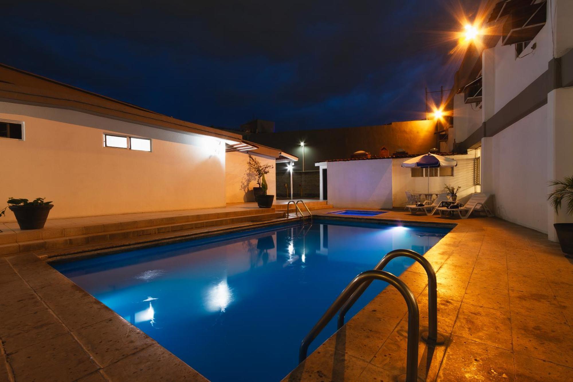Hotel Bedd Express เกเรตาโร ภายนอก รูปภาพ